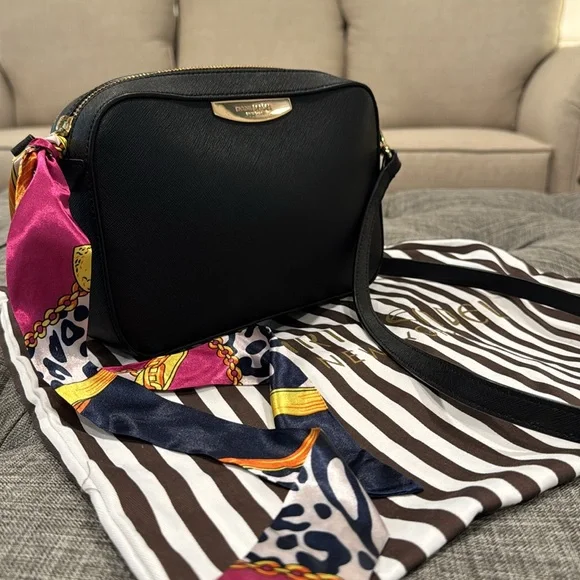 Henri Bendel Bag Black Saffiano Leather Crossbody Bag - Picture 3 of 17